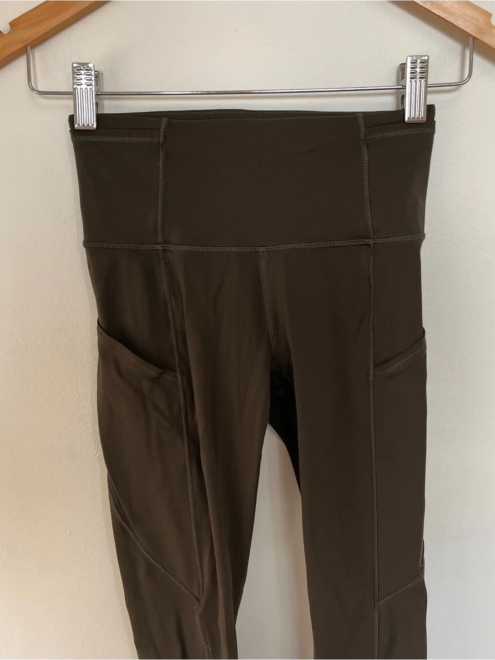 Lululemon Fast & Free Army Green Cropped Legging Size 2